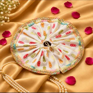 Champa Priya – Ivory Floral Laddu Gopal Poshak